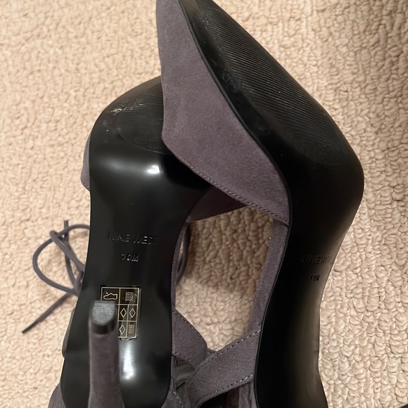 Nine West grey suede pumps with ties size 10 - Picture 5 of 5